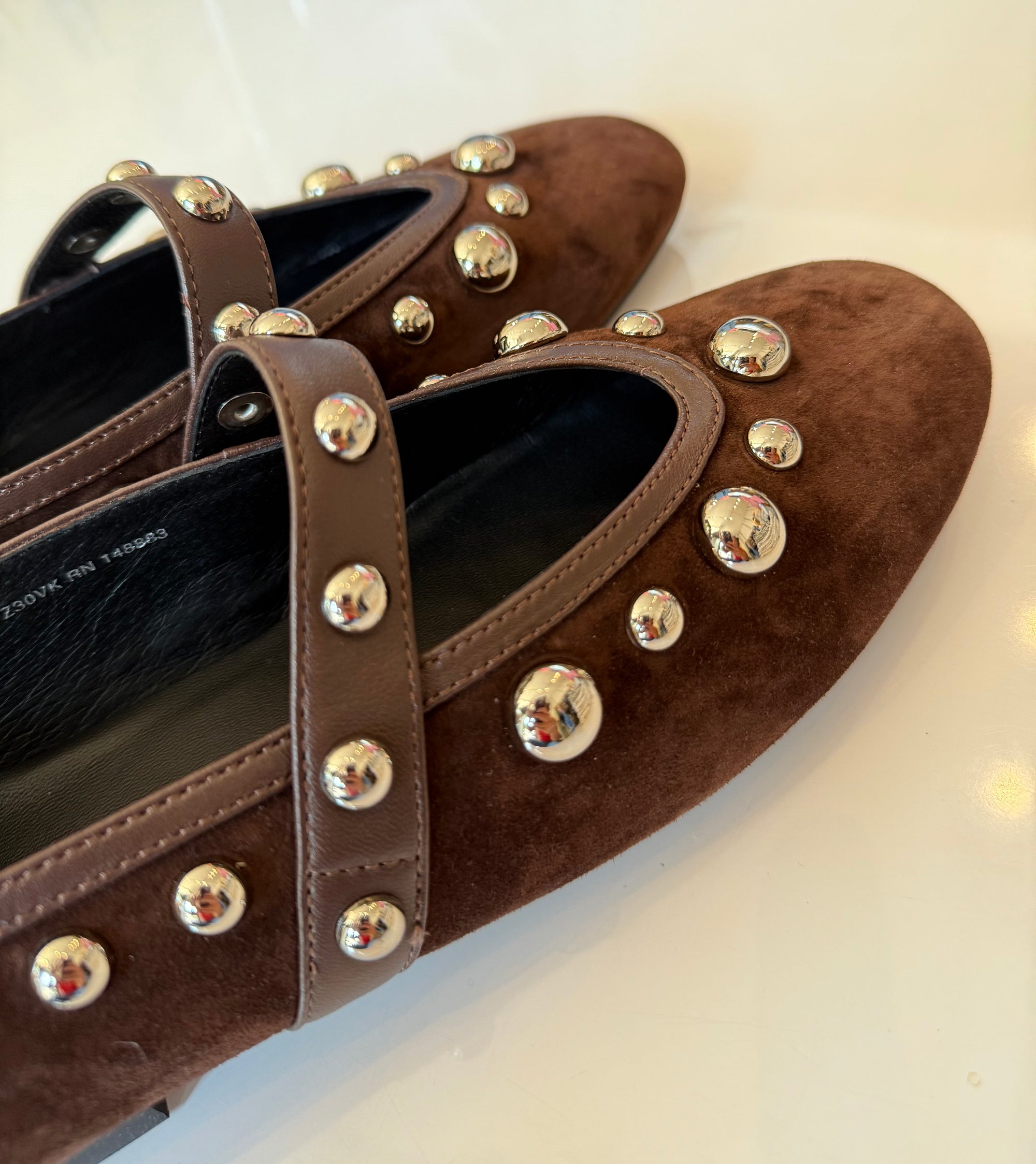 STUDDED FLAT