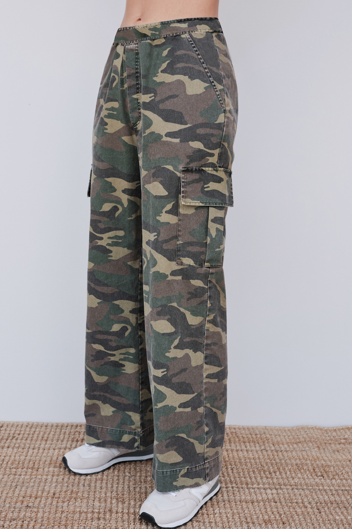 Load image into Gallery viewer, Camo Pant
