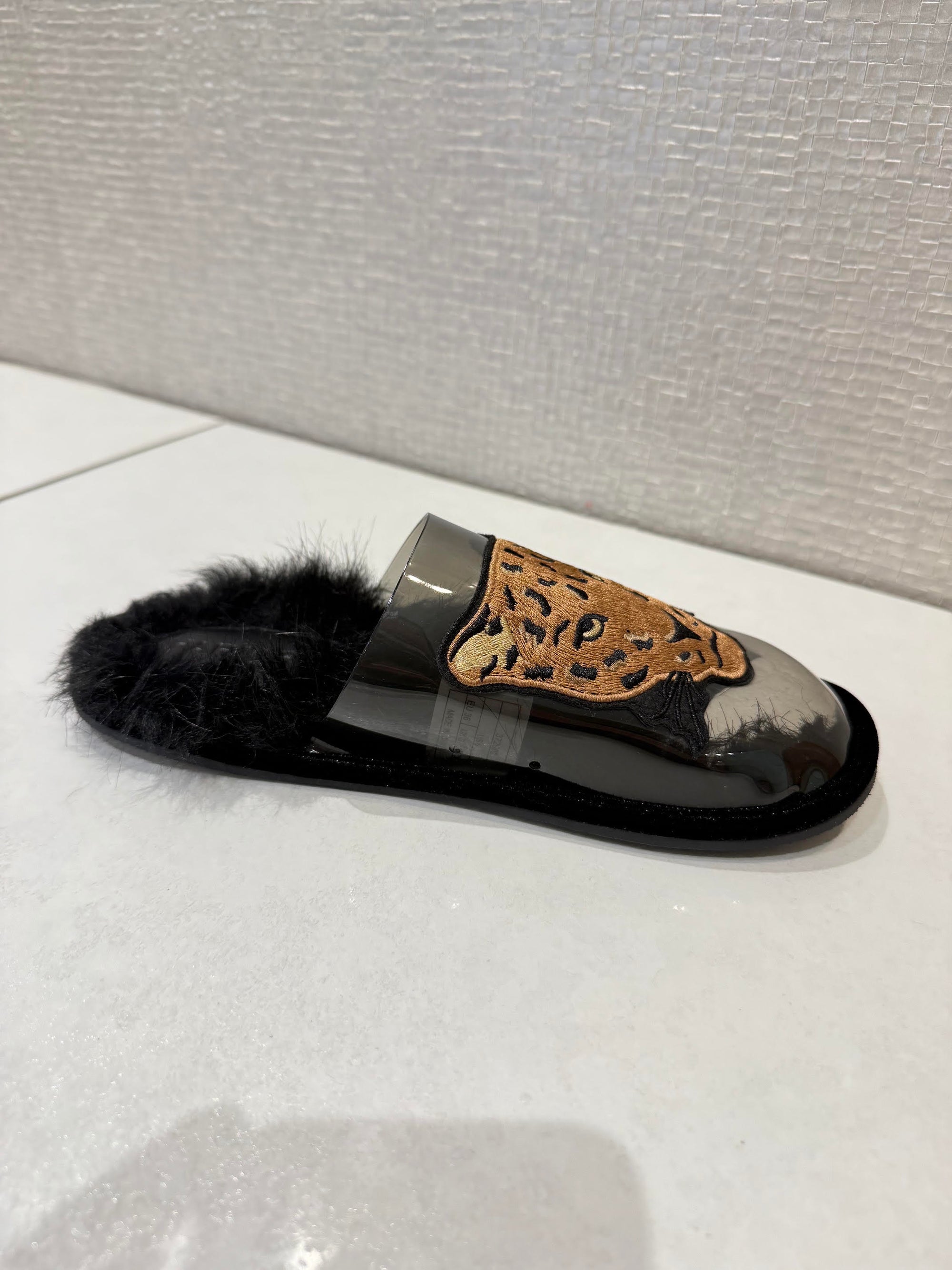 TIGER SLIDE